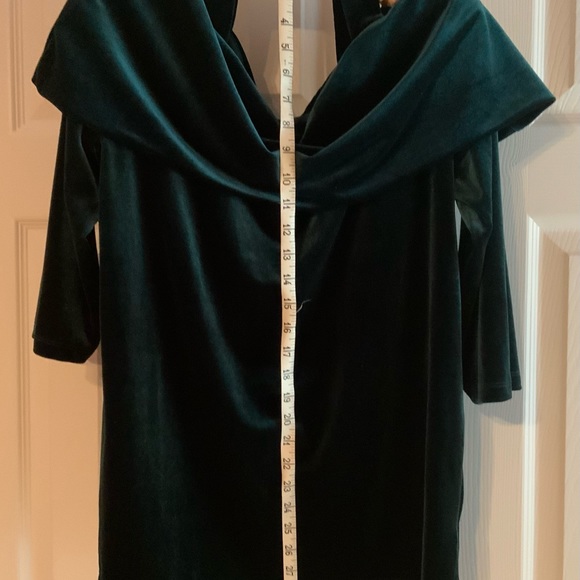 Chico’s Travelers Green Velvet Top Size 2, Large. 3/4 sleeves, unworn, Holiday! - Picture 5 of 13